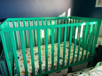 Green crib