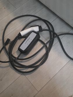 Lift sun charging system