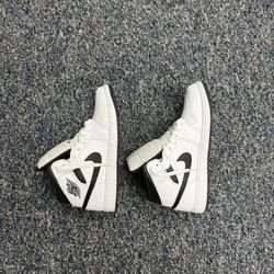 Size 9 Jordan 1s