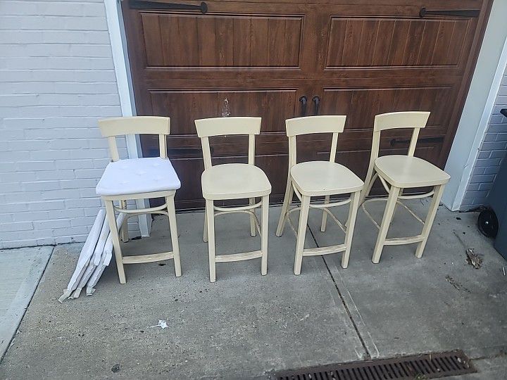 4 Counter Height Kitchen Stools/Chairs