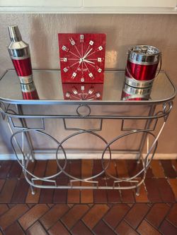 Vintage Las Vegas Red Glitter Dice Wall Art / Clock ( / Display Only)