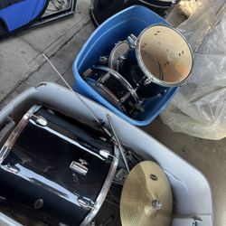 Drum Set (great Condition 
