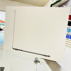 MacBook Air M2 8gb Ram 256gb SSD 