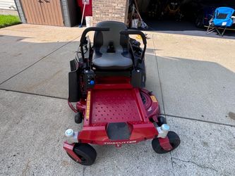 Toro zero turn lawnmower