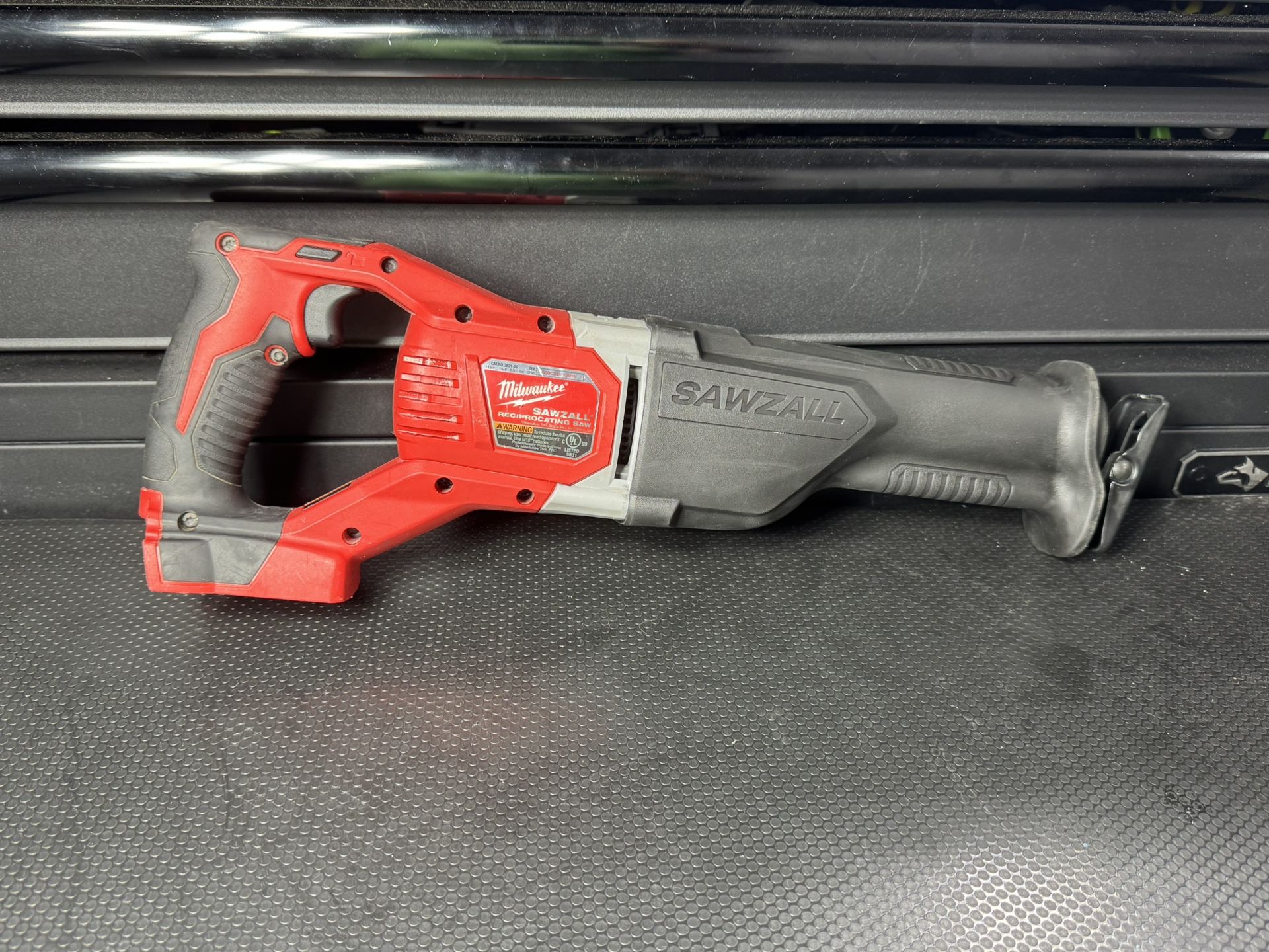 LIKE NEW Milwaukee Tools 2621-20 M18 Sawzall Hackzall & M12 fuel brushless