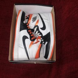 VNDS Electro Orange Jordan 1 Sz9 