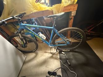 Men’s bike- Jamis Durango