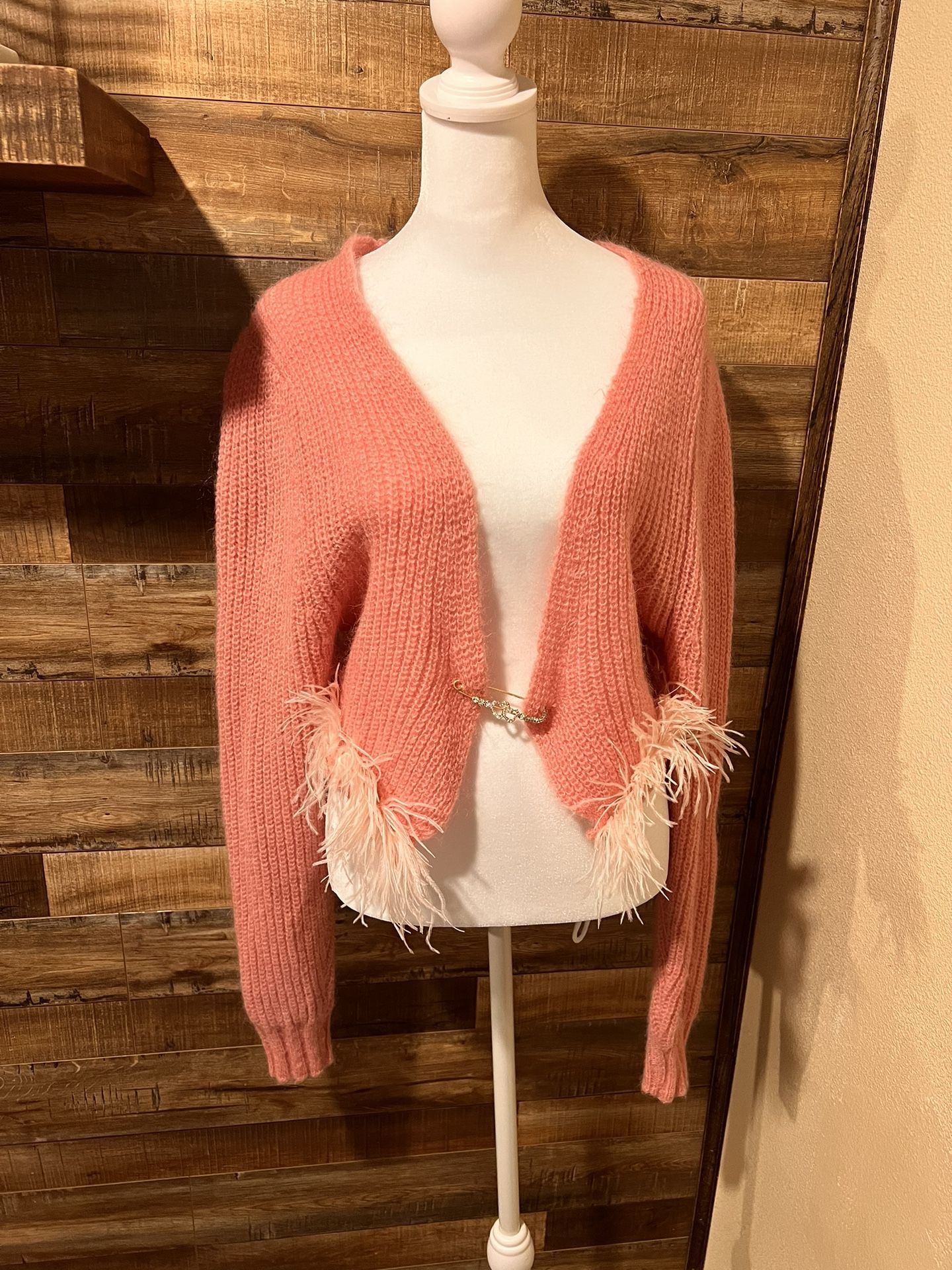 Women’s Size Small Short Feathered Cardigan With Broach