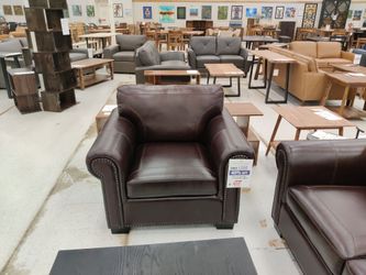 Cassidy Leather Burgandy Chair