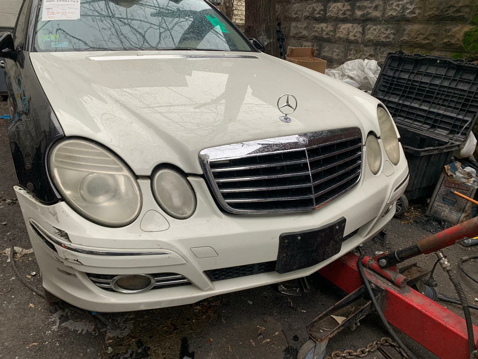 2007 Mercedes-Benz E350 for part only.