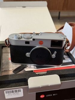 Leica M11