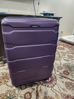 Samsonite 28" Spinner Suitcase