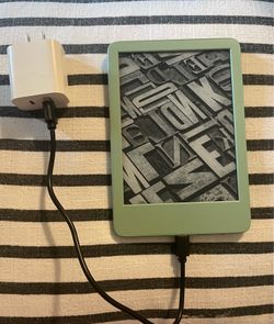 Kindle 11 Gen mint green