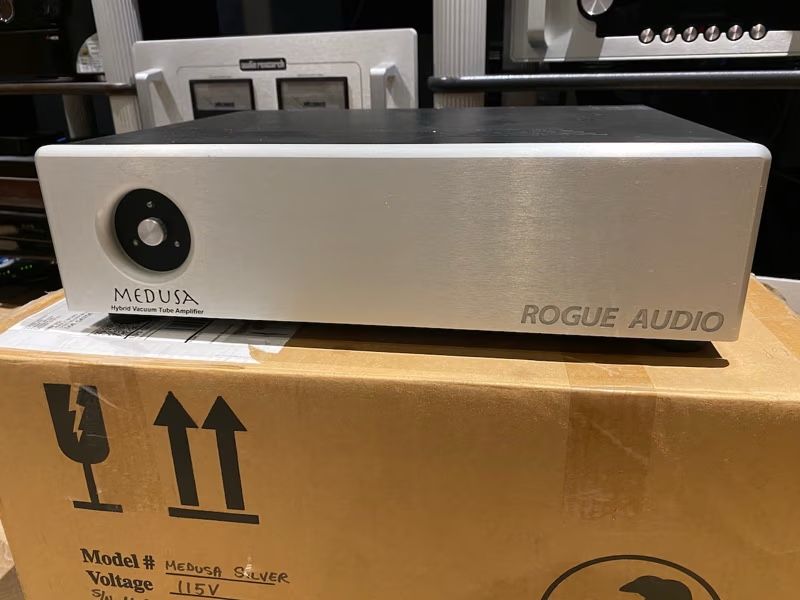 Rogue Audio Medusa, Hybrid Stereo Amplifier