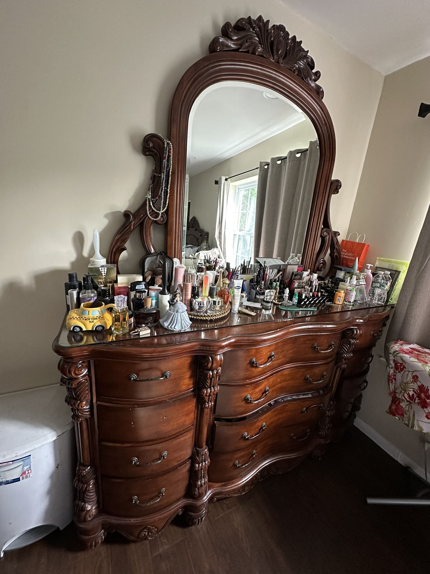 Wooden Queen Bedroom Set (no Mattress+Box)