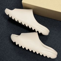 New Unworn Adidas Yeezy Slides in Pure size Men’s US 9 DS