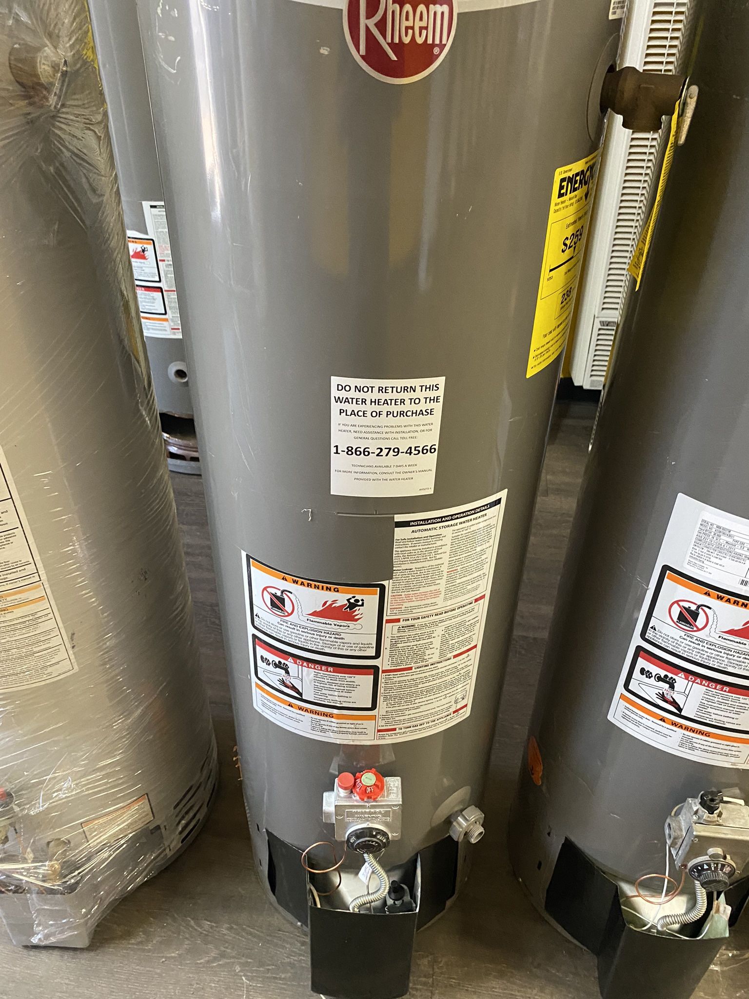 Water Heater Size 40 gallons for Sale in Grand Terrace, CA - OfferUp