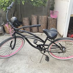 Classic 26” Beach Cruiser Black/pink