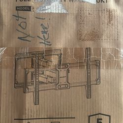 Brand New Never Used Tv Wall Mount. Full Motion Universal Mount 