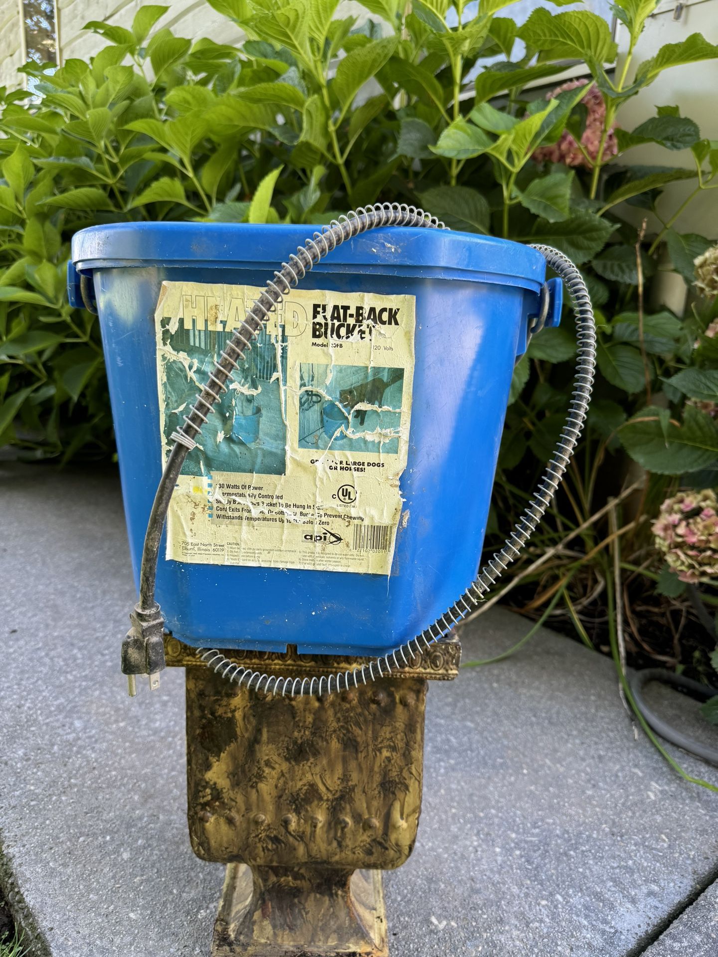 Heated Water Bucket