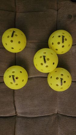 Pickleball balls