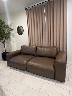 Like new gorgeous leather sofa
