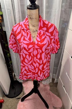 Vibrant Red and Pink Botanical Beauty Button Down Shirt S