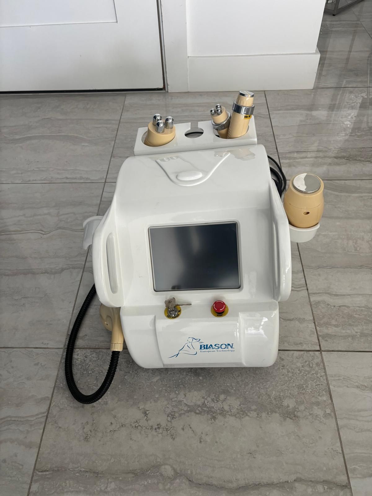 Radio frequency & ultra cavitation..machine model #km-rf-u300c … $1000 Used once!!!! Brand new. Sells for $4500 still! Fat blaster!!!