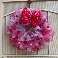 Valentines Mesh Wreath