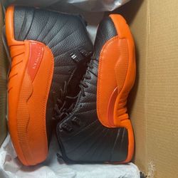Jordan 12 Brilliant Orange, Size 8