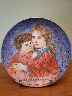 Edna Hibel Plates