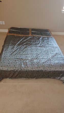 Hardly used! Chine Silk Duvet cover+bedskirt+2 pillow shams for queensize