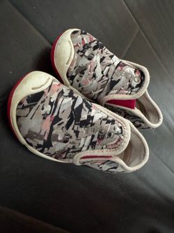 Plae kids shoes size 9C  In very good condition