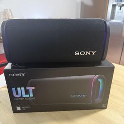 Sony ULT Field 5 LIKE NEW