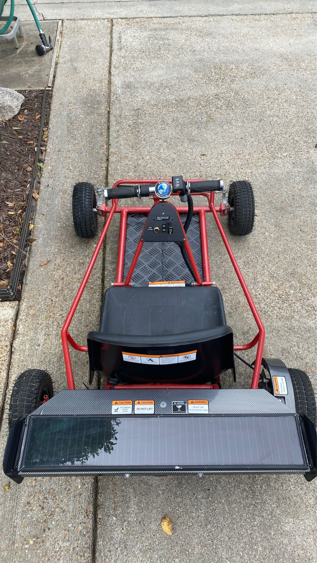 MotoTec 24v Solar Electric Go Kart red excellent condition of over $600