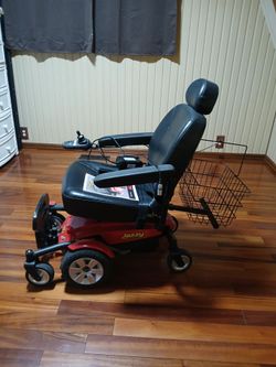 Pride Jazzy Select 6 Power Wheelchair-NEW BATTERIES -Great Condition