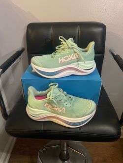 Hoka sky ward X Size 6B Women’s $95