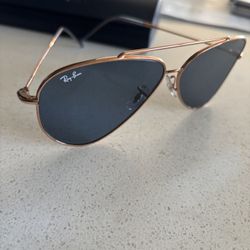 Ray-Ban Aviator reverse sunglasses in Rose gold