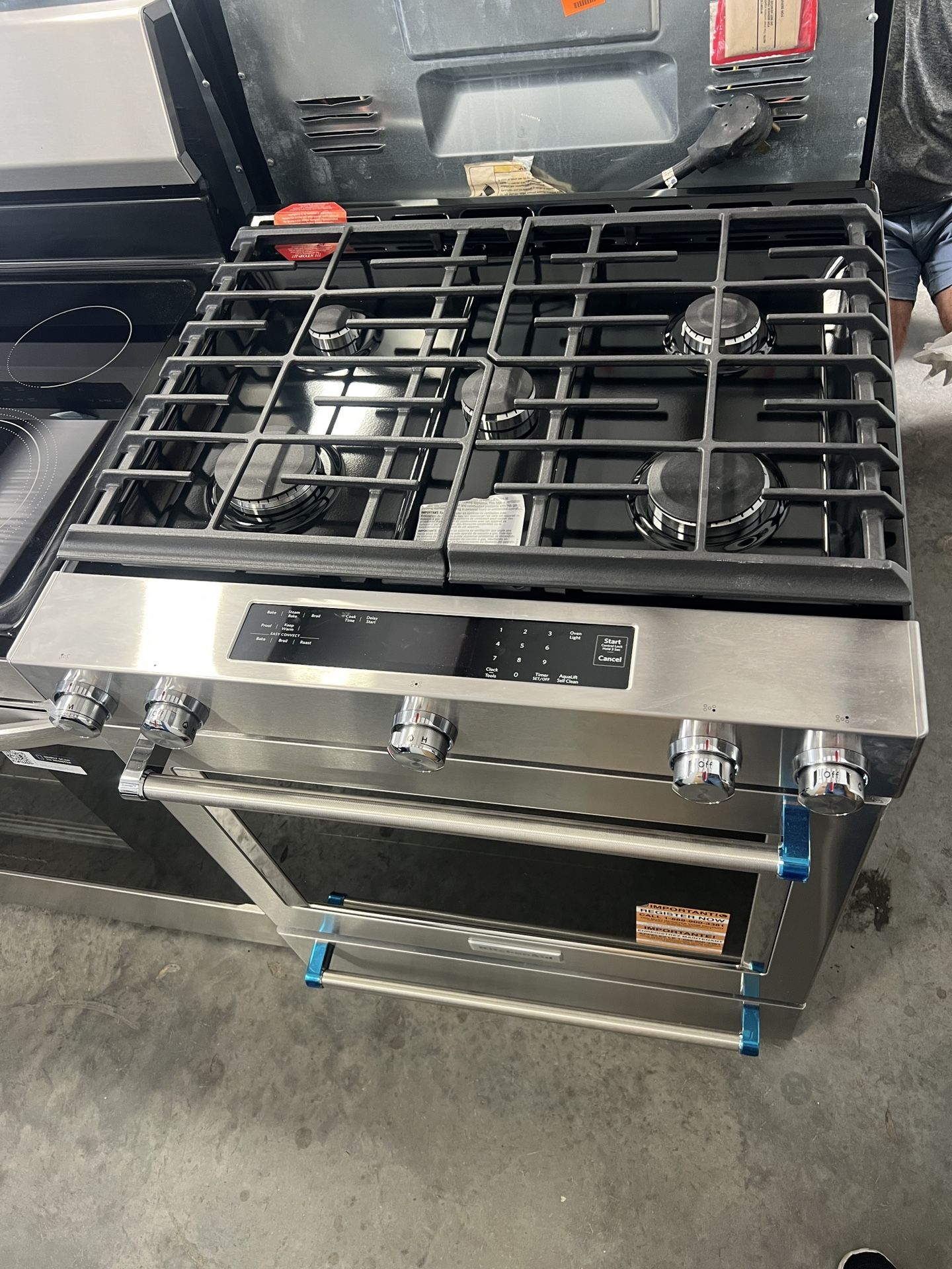 Kitchenaid Gas Stove, Brand New!!