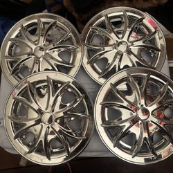 9 Inch Collectible Hubcaps