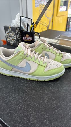 Nike Dunk Low Sneakers
