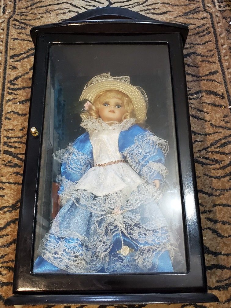 Collectible Limited Edition Ashley Belle Onyx Porcelain Doll