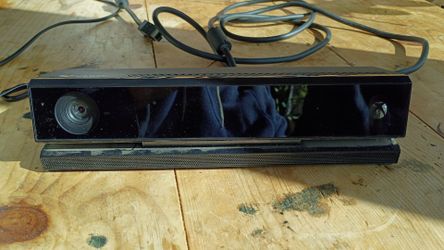 XBox Kinect Sensor & Wireless Controller Battery Charger