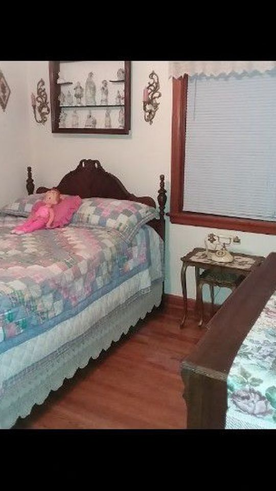 Antique bedroom set