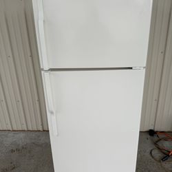 GE Refrigerator 