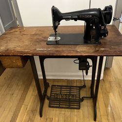Singer vintage Sewing Machine
