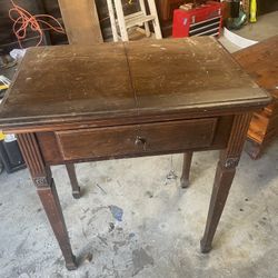 1924 Singer Sewing Machine And Table