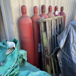 Large C O 2 Bottles 