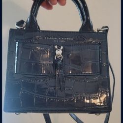 Brandon Blackwood Kuei Bag
Navy Croc Bag EUC