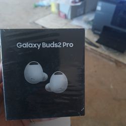 Air Pods Beat And Galaxy Buds 
